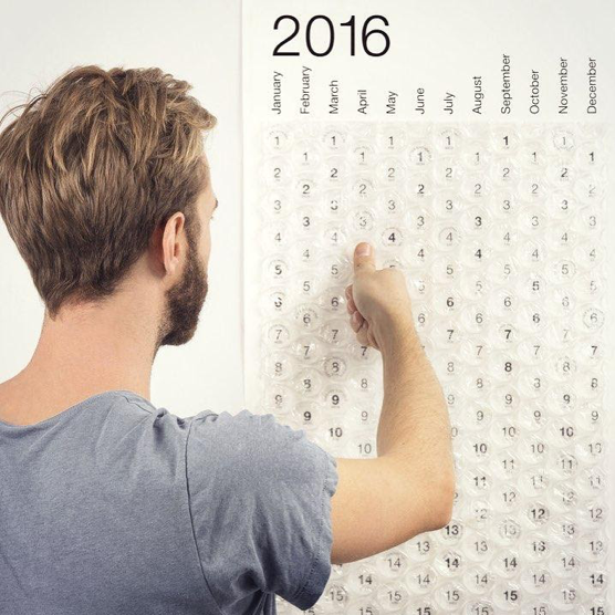 kalendár z bublinkovej fólie
