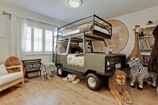 safari štýl v detskej izbe a jeep prerobený na posteľ